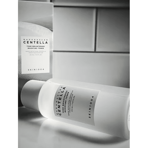 SKIN1004 "Madagascar Centella Tone Brightening Boosting"  veido toneris