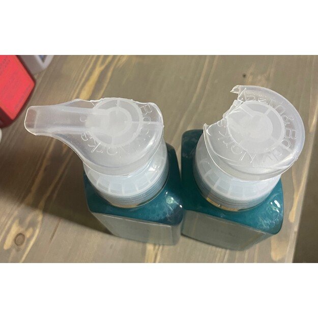 Bath & Body Works „Sea & Sandstone“ rankų muilas/putos BROKUOTA 1