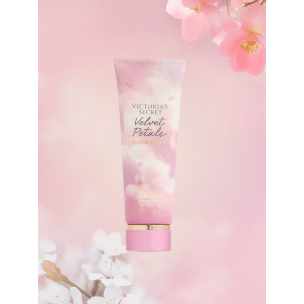 Victoria's Secret "Velvet Petals Daydream" kūno losjonas
