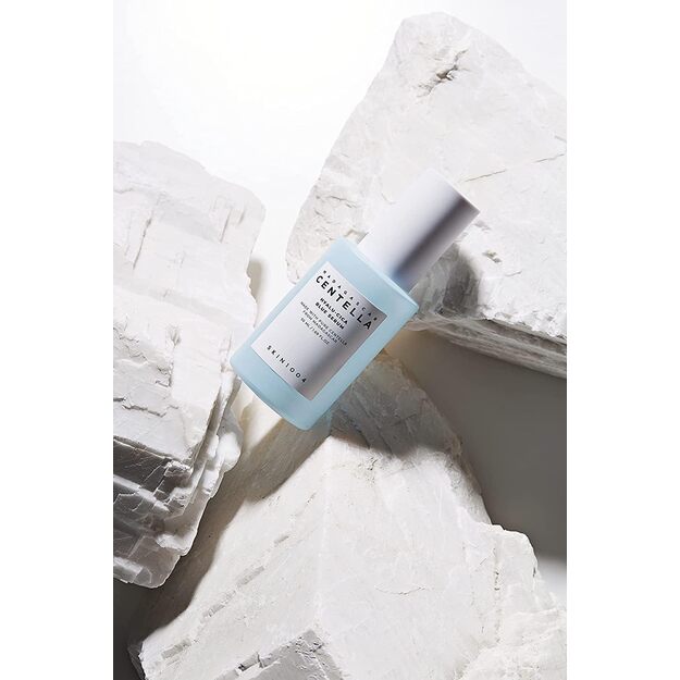 SKIN1004 &quot;Madagascar Centella Hyalu-Cica Blue&quot; drėkinamasis veido serumas