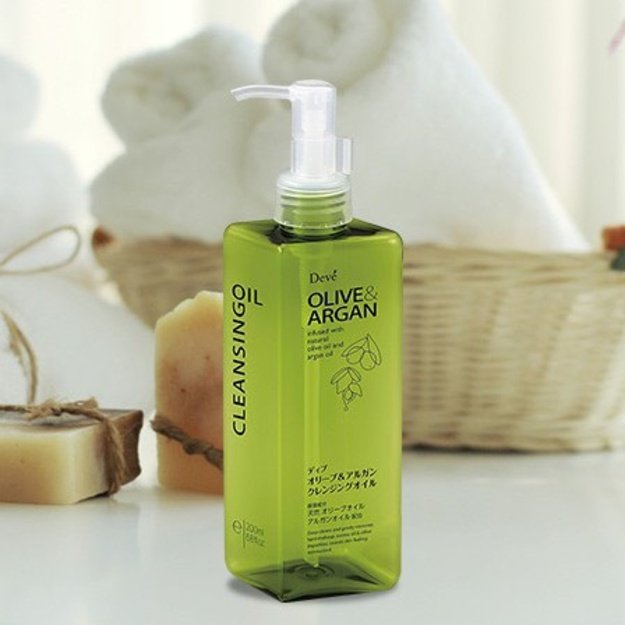 KUMANO COSME "Deve Olive & Argan" valomasis veido aliejus