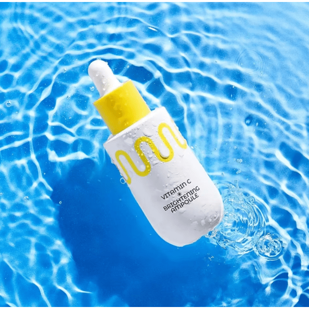 COMMONLABS "Vitamin C Brightening" veido ampulė