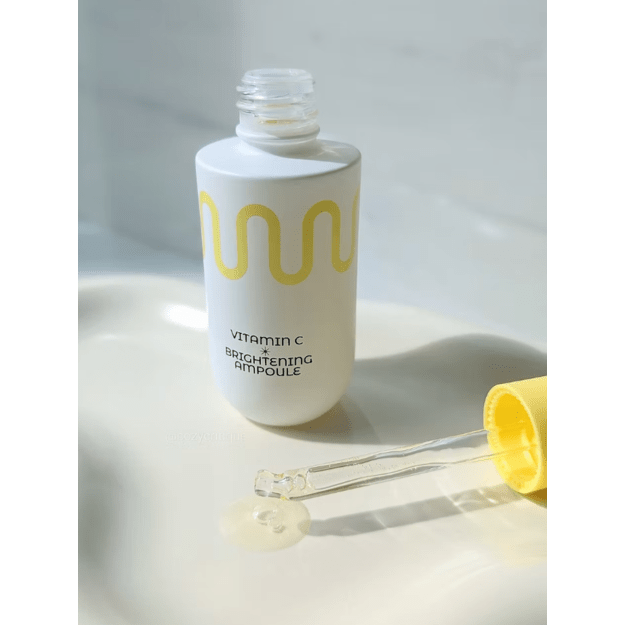 COMMONLABS "Vitamin C Brightening" veido ampulė 1